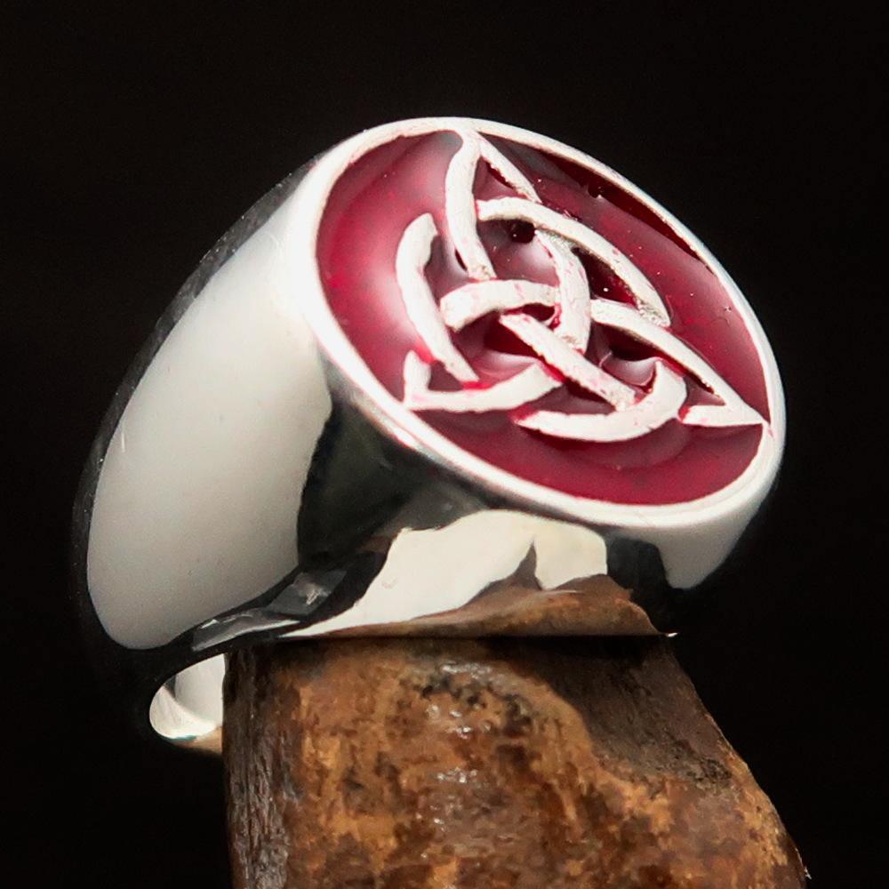 Anillo Celta Triquetra con Nudo Triskelion Rojo para Hombre – Plata Esterlina 925